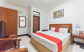 Reddoorz Plus At Buah Batu